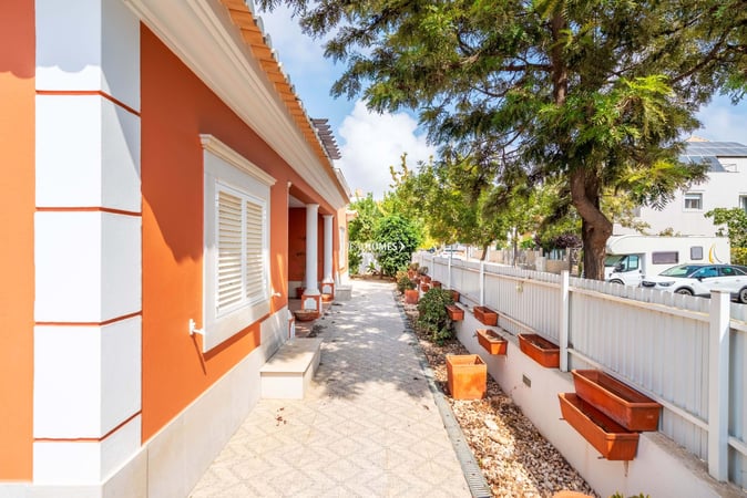 Villa in Tavira - view 1