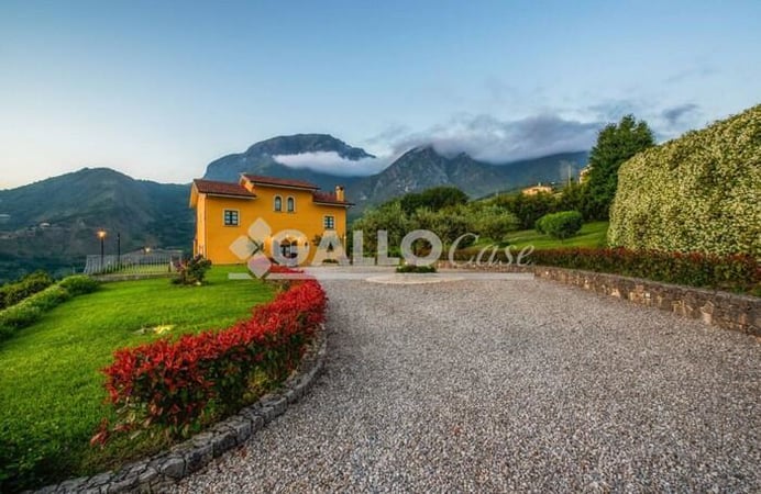 Villa in Belvedere Marittimo - view 1