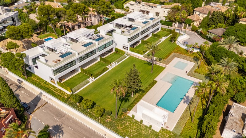 House in Nueva Andalucia - view 1