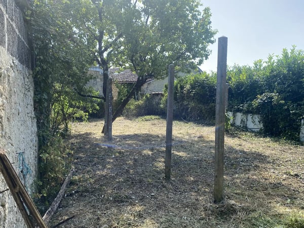 House in Saint-Severin - view 1