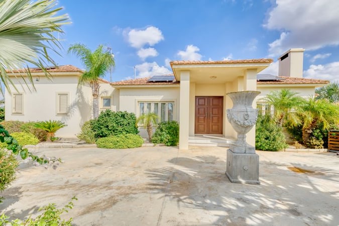 House in Frenaros - view 1