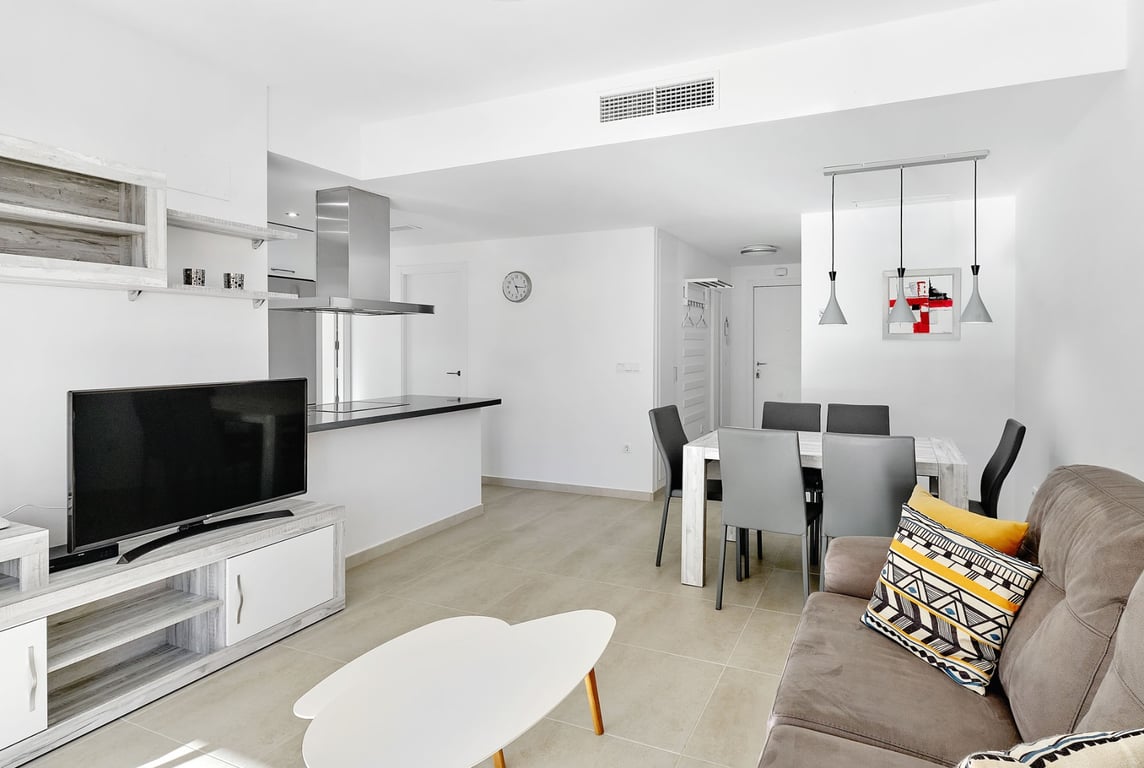 Apartment in Alicante - Image 2