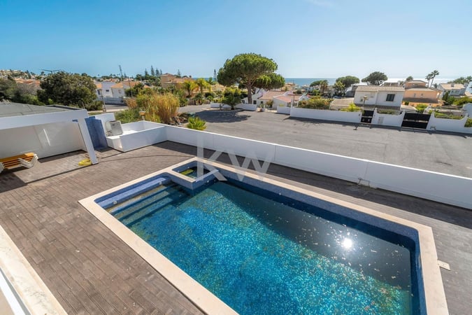 Villa in Guia - view 1