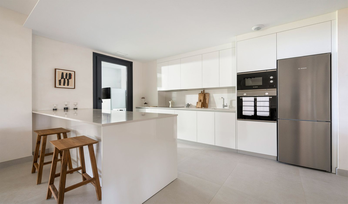 Apartment in Marbella - Image 3