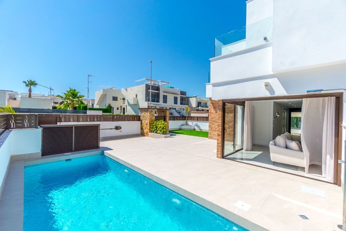 Villa in Alicante - view 1