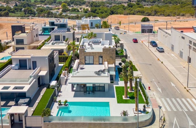 Villa in Dehesa de Campoamor - view 1