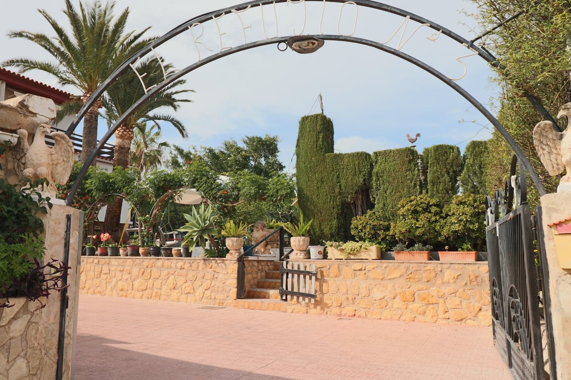 Villa in La Nucia - Image 2