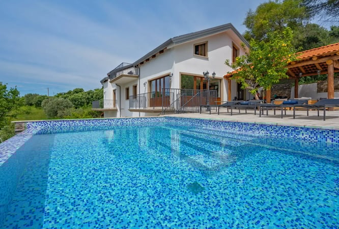 House in Ogliastro Cilento - view 1