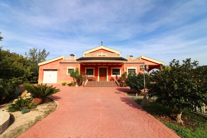 Villa in Orihuela - view 1