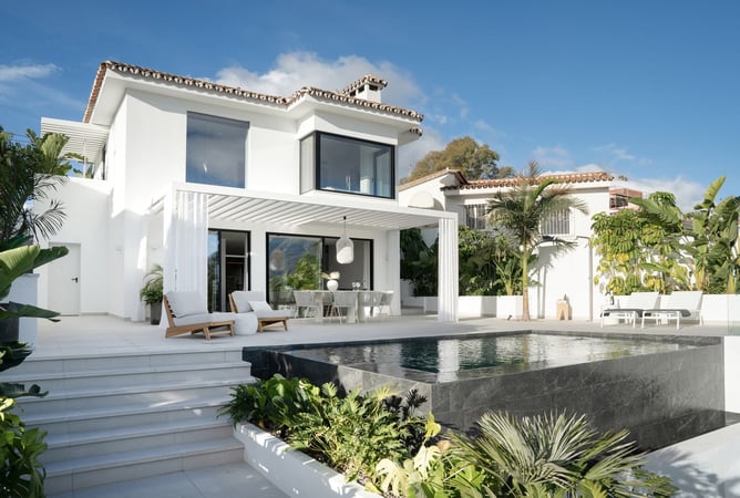 House in Marbella Del Este - view 1