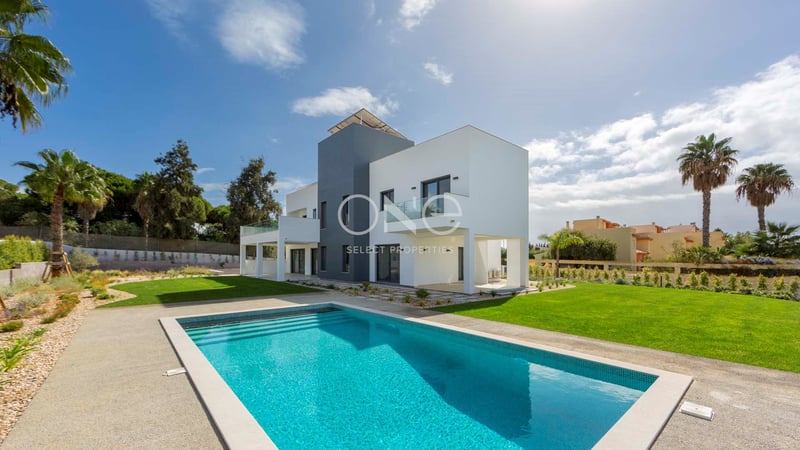 Villa in Loule - view 1