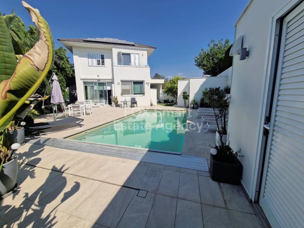 House in Ayios Athanasios (quarter) - view 1