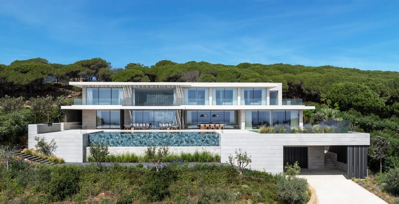 Villa in Sotogrande - view 1