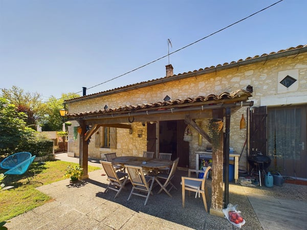 House in Sainte-Foy-la-Grande - view 1