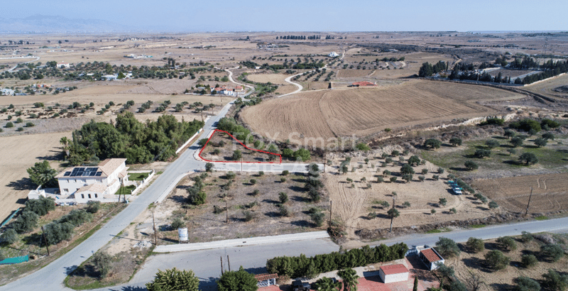 Land in Geri - view 1