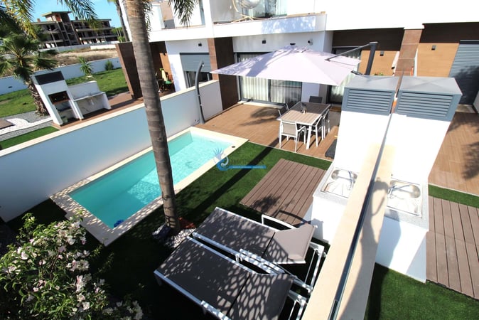 House in Ferreiras - view 1