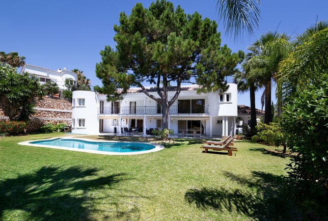 Villa in Marbella - view 1