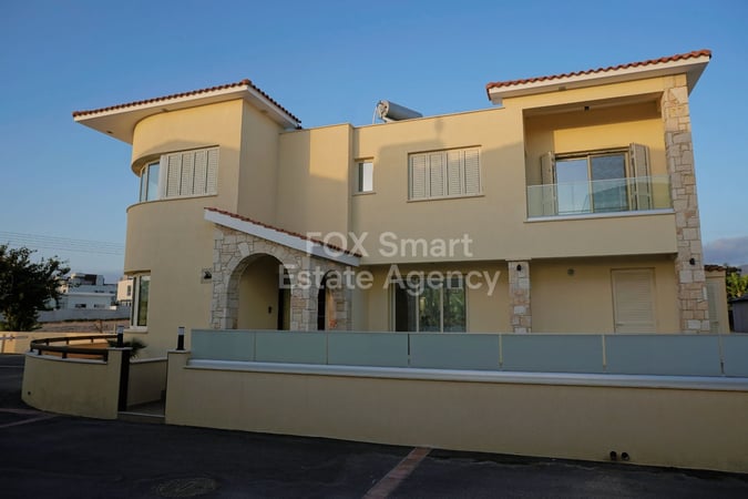 House in Kissonerga - view 1