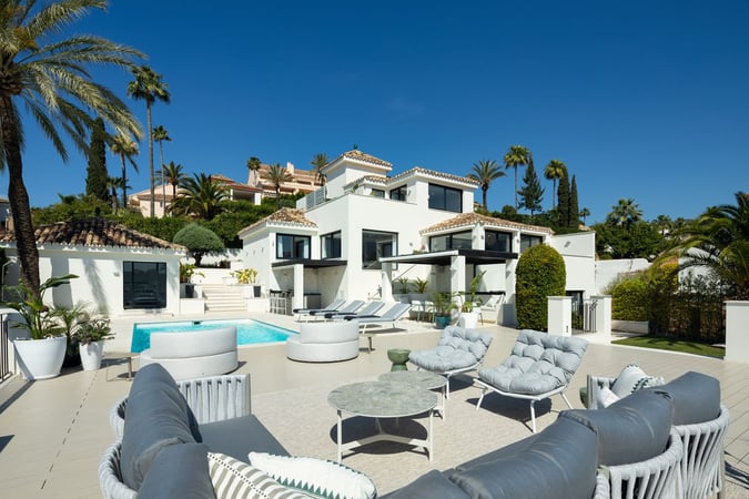 House in Marbella Del Este - view 1