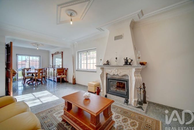 House in Famoes - view 1