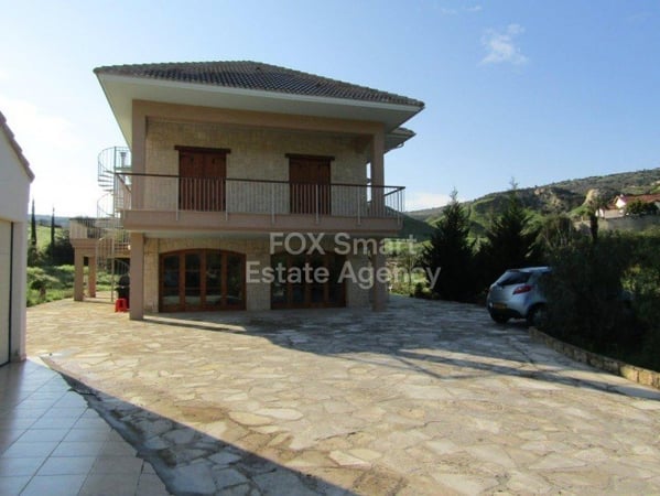 House in Foinikaria - view 1