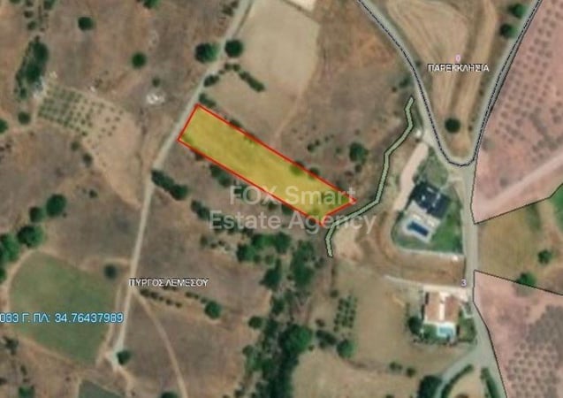 Land in Pyrgos - view 1