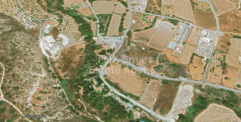 Land in Pyrgos - view 1