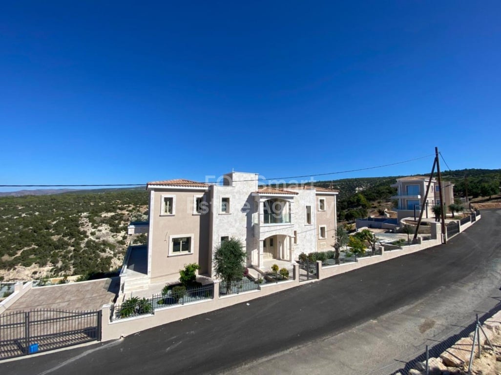 House in Pegeia - Image 2