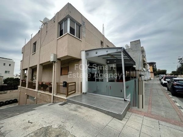 House in Kato Polemidia - view 1