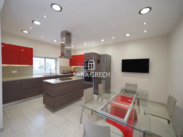 House in Birkirkara - view 1