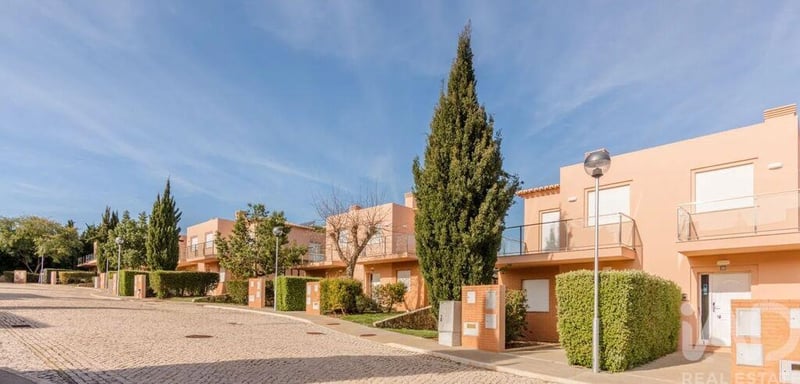 House in Lagoa - view 1