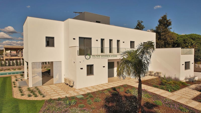 Villa in Quarteira - view 1