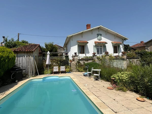House in Beaulieu-sur-Sonnette - view 1