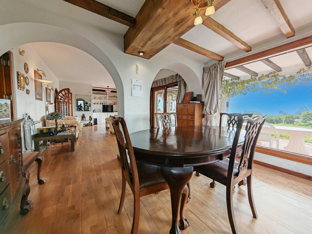 Villa in Artola - Image 3