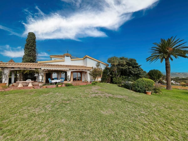 Villa in Marbella - view 1