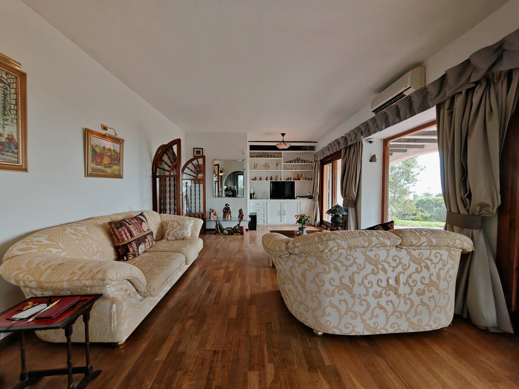 Villa in Artola - Image 2