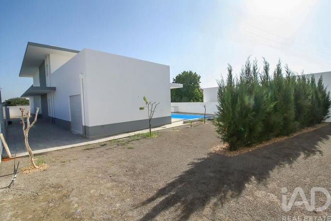 House in Altura - view 1
