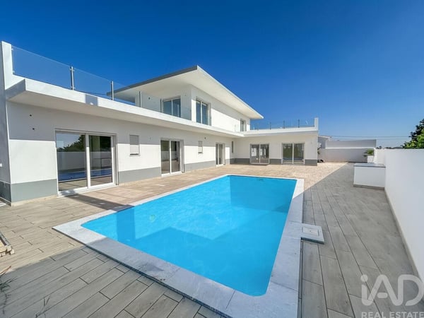 House in Altura - view 1