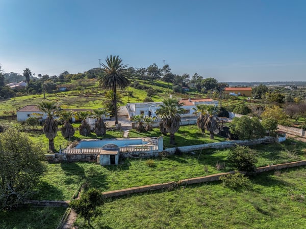 Villa in Alcantarilha - view 1