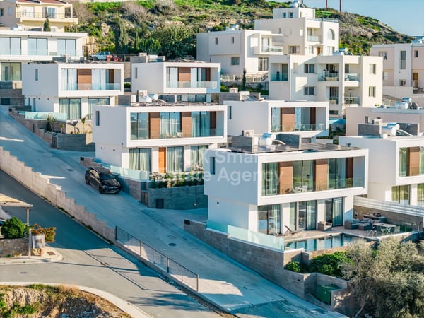 House in Chlorakas - view 1