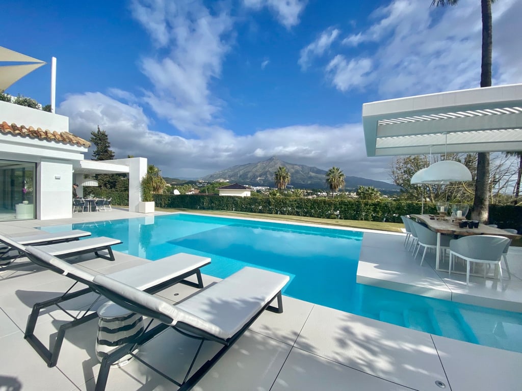 House in Nueva Andalucia