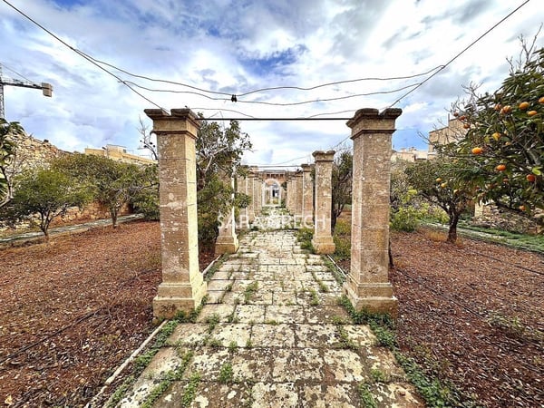 House in Iz-Zurrieq - view 1