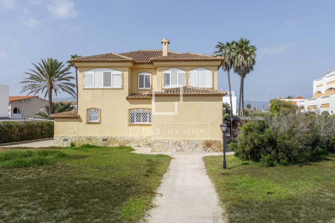 House in El Grao - Image 3