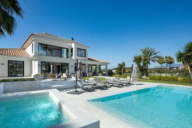 House in Marbella Del Este - view 1