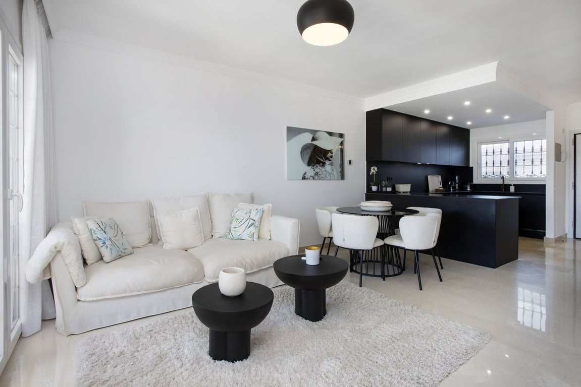 House in Nueva Andalucia - Image 3