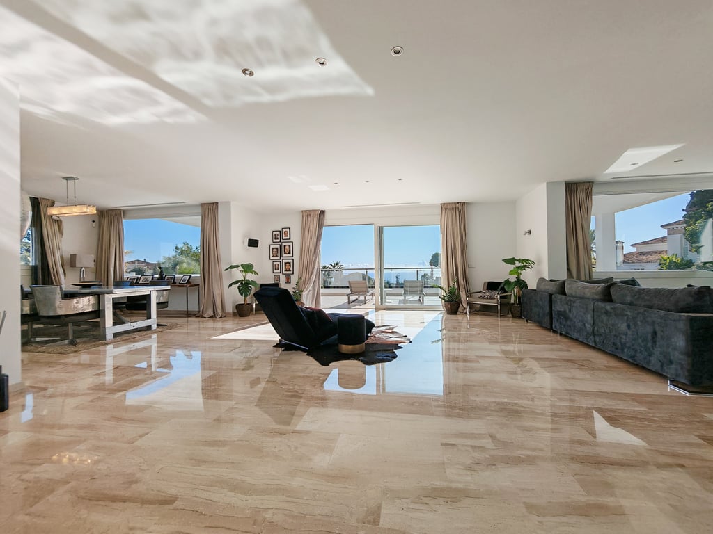 Villa in Ojen - Image 2