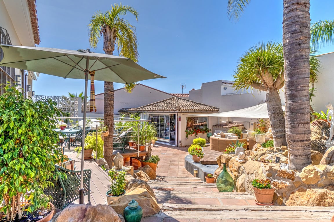 Villa in Nuevo Guadiaro - Image 2