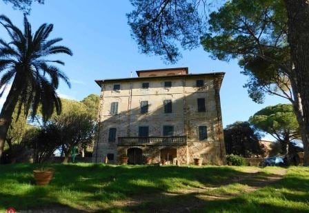 Villa in Campiglia - view 1