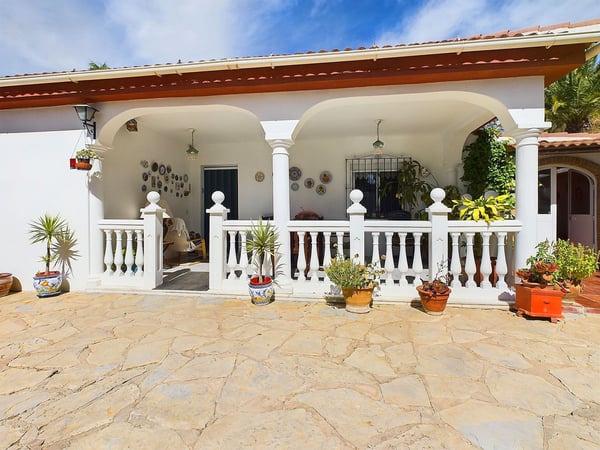 House in Estepona - view 1