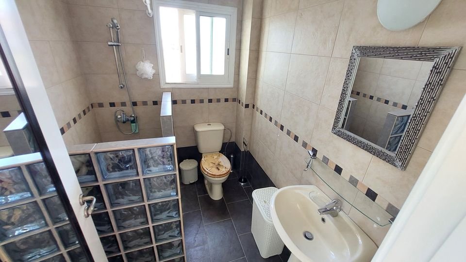 Apartment in Kato Paphos - Image 3